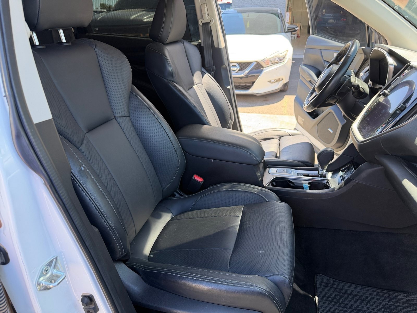 Used 2023 Subaru Ascent Limited w/ Technology Package AWD/4WD image 30