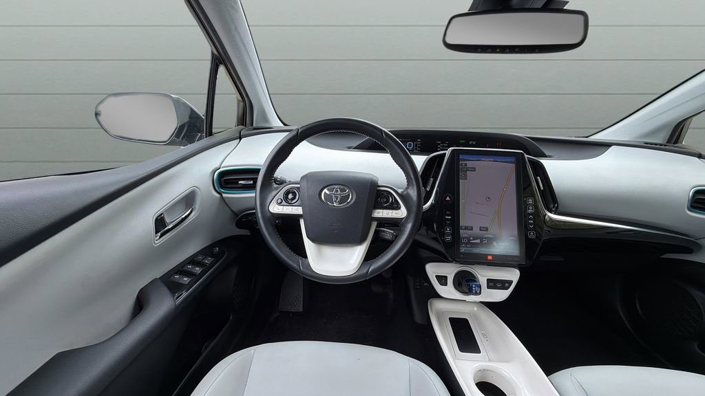 Used 2018 Toyota Prius Prime Advanced FWD image 12