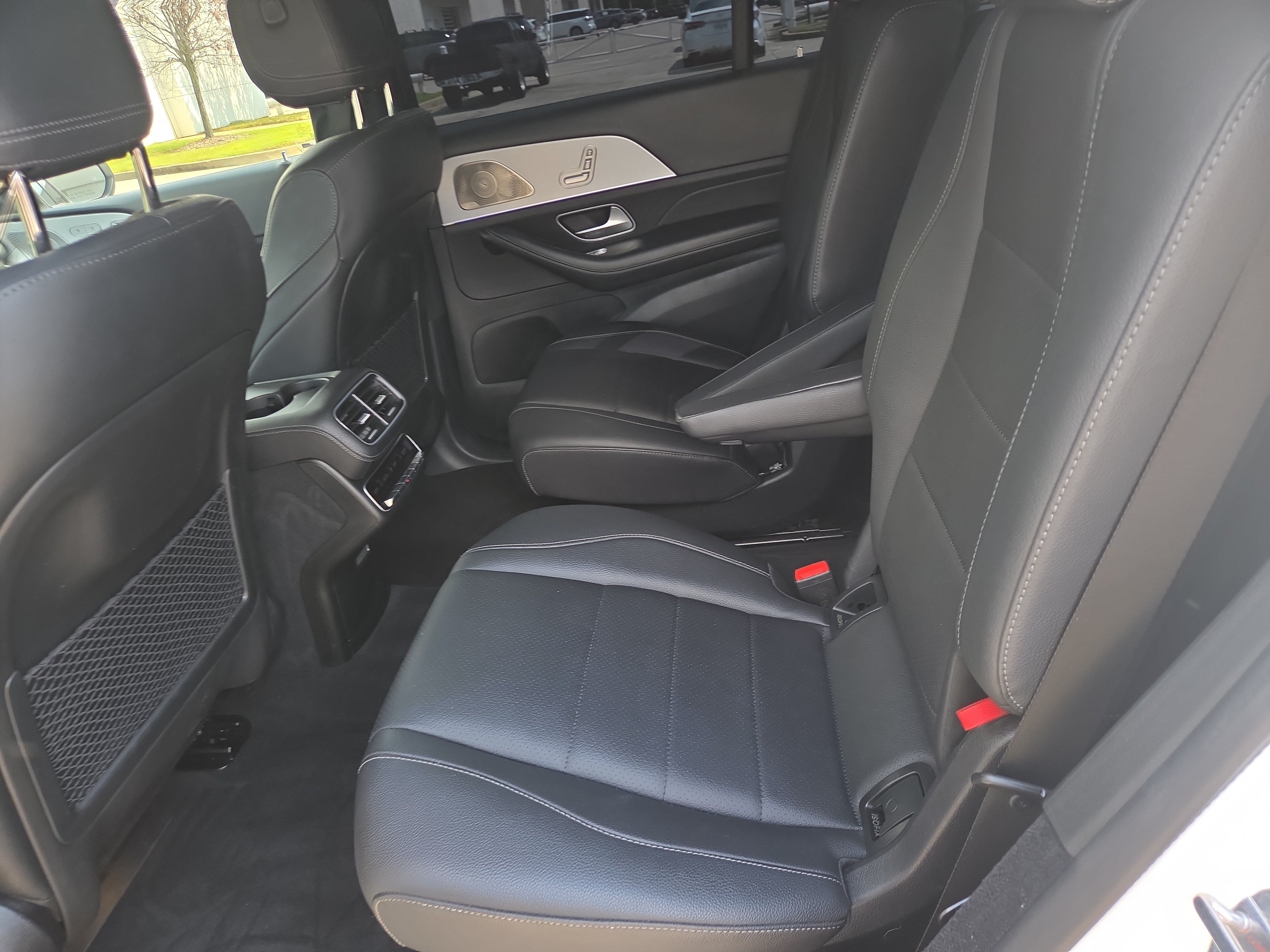 Used 2025 Mercedes-Benz GLS 450 4MATIC image 7