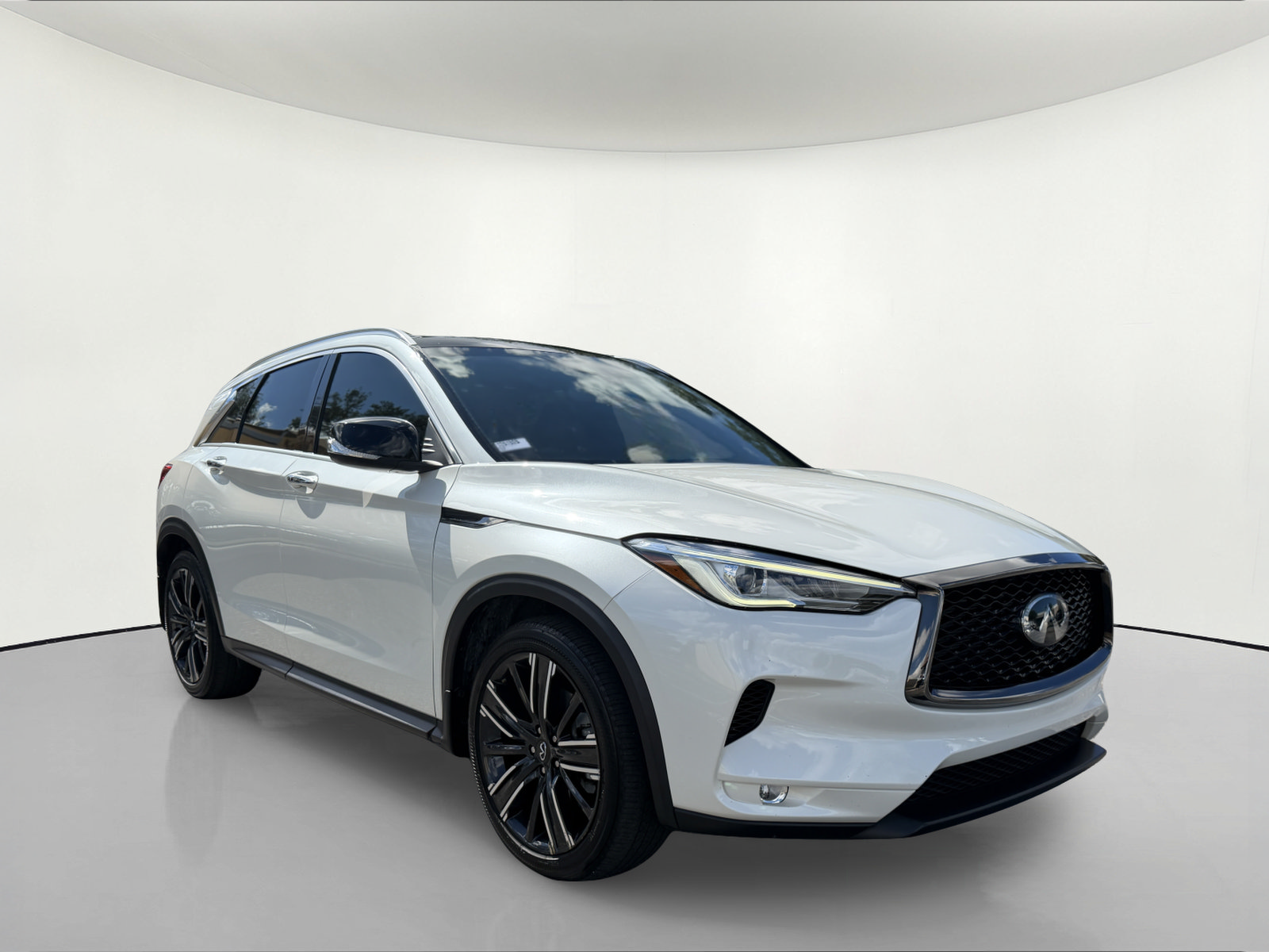 Used 2021 INFINITI QX50 Luxe w/ Appearance Package FWD image 8