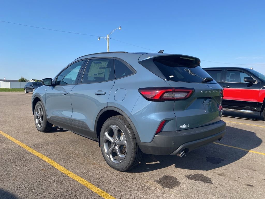 New 2026 Ford Escape ST-Line w/ Tech Pack #1 AWD/4WD image 10