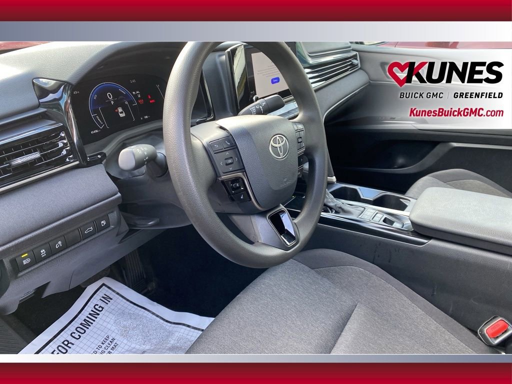 Used 2025 Toyota Camry LE image 18