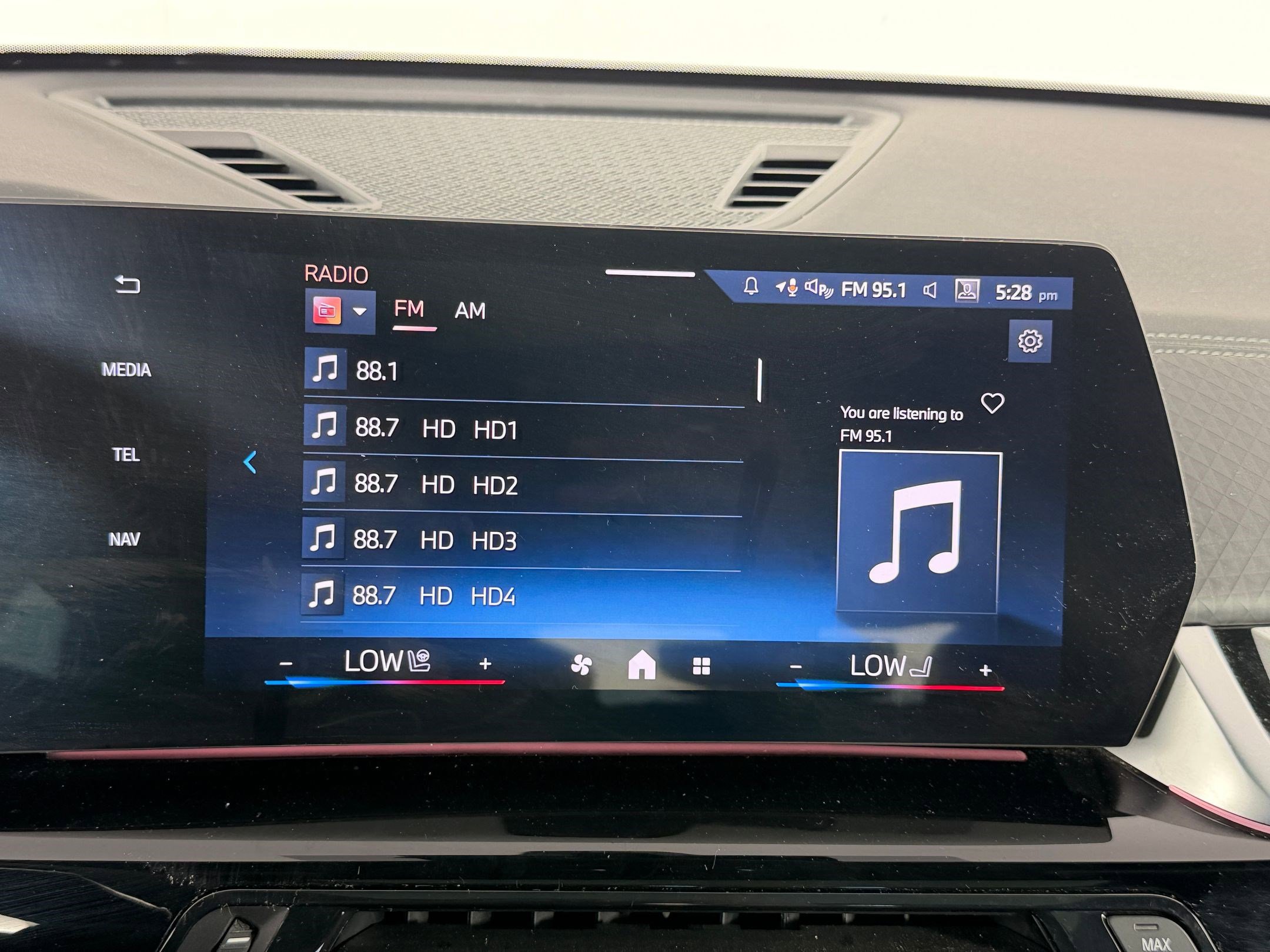 Used 2025 BMW X2 xDrive28i AWD/4WD image 24
