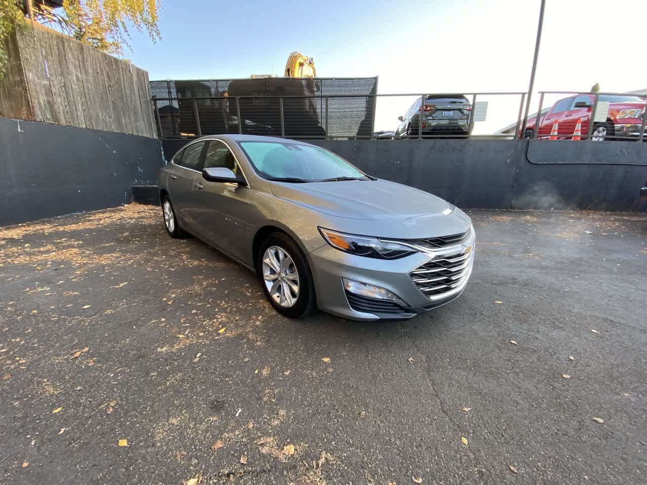 Used 2025 Chevrolet Malibu LT FWD image 8
