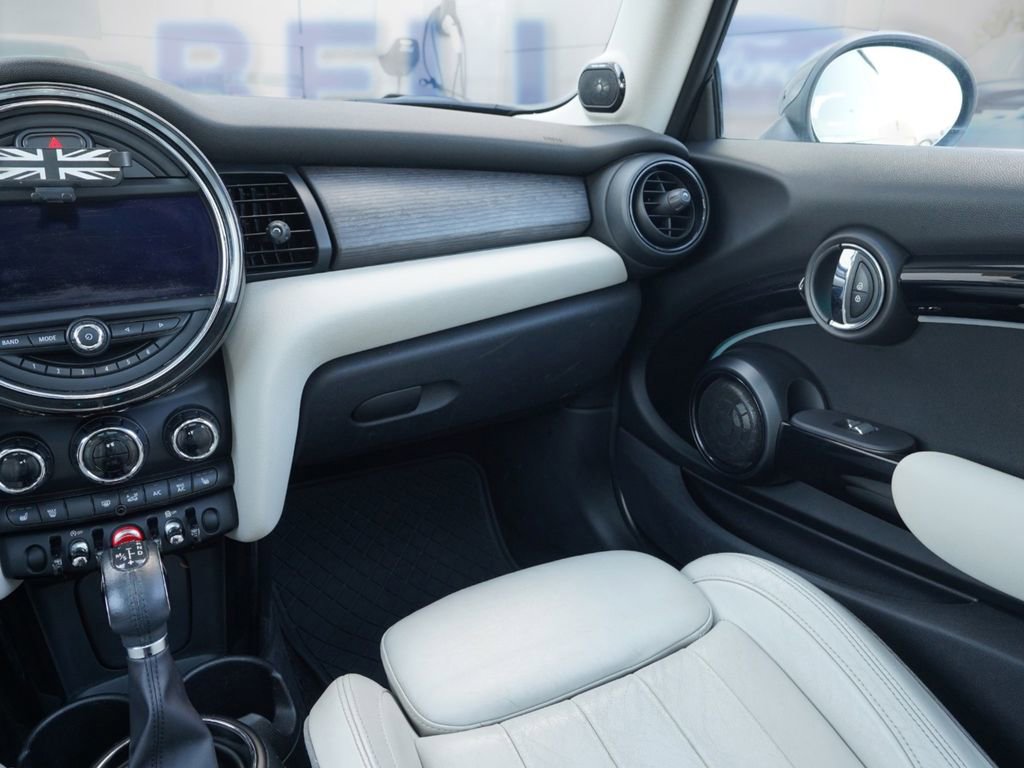 Used 2015 MINI Cooper S image 22