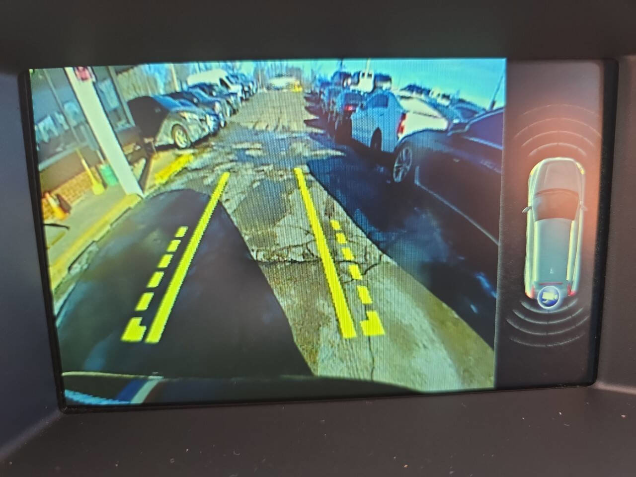 Used 2016 Volvo XC60 T6 w/ Protection Package image 21