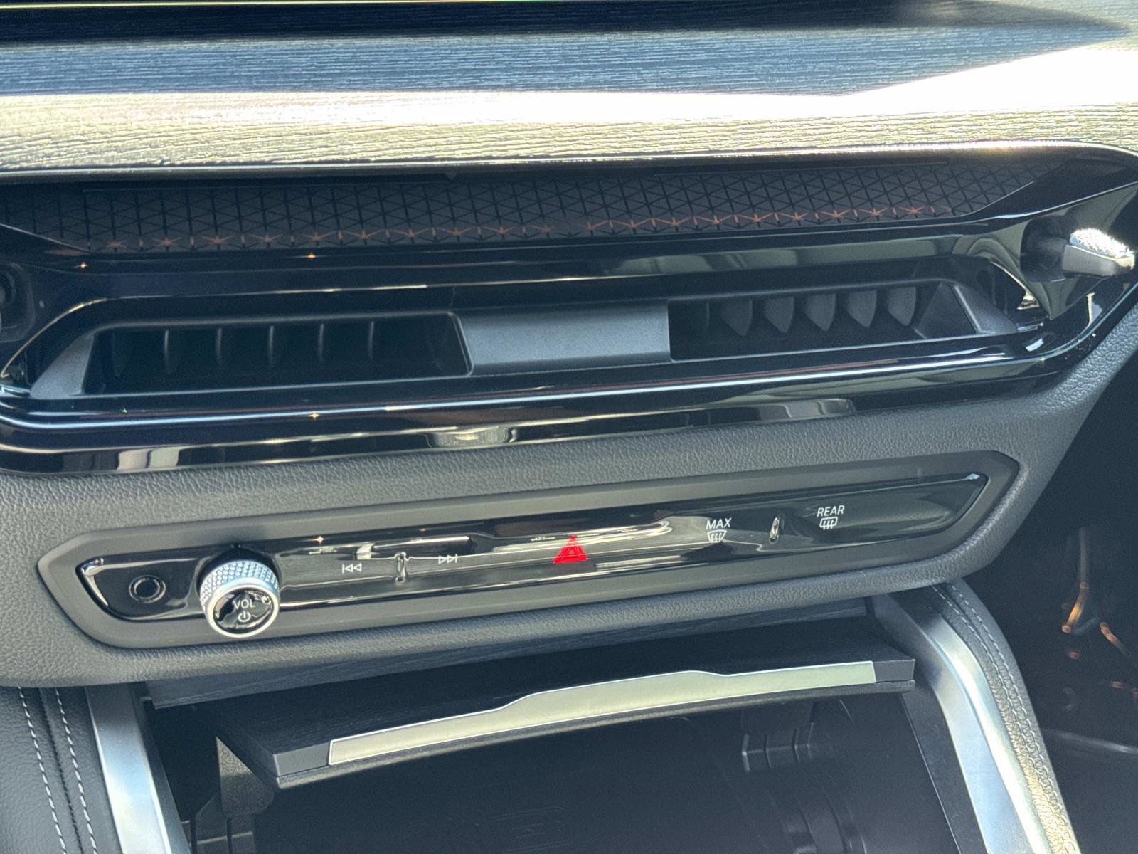 Certified 2025 BMW 430i Convertible w/ M Sport Package image 17