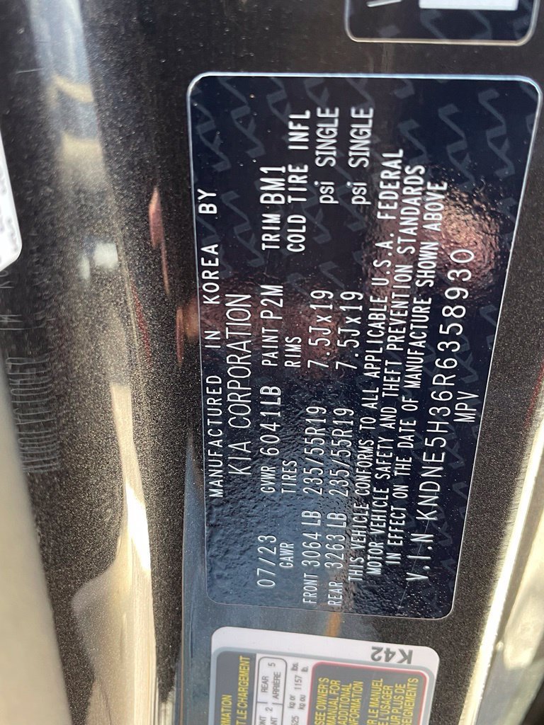 Certified 2024 Kia Carnival SX Prestige FWD image 32