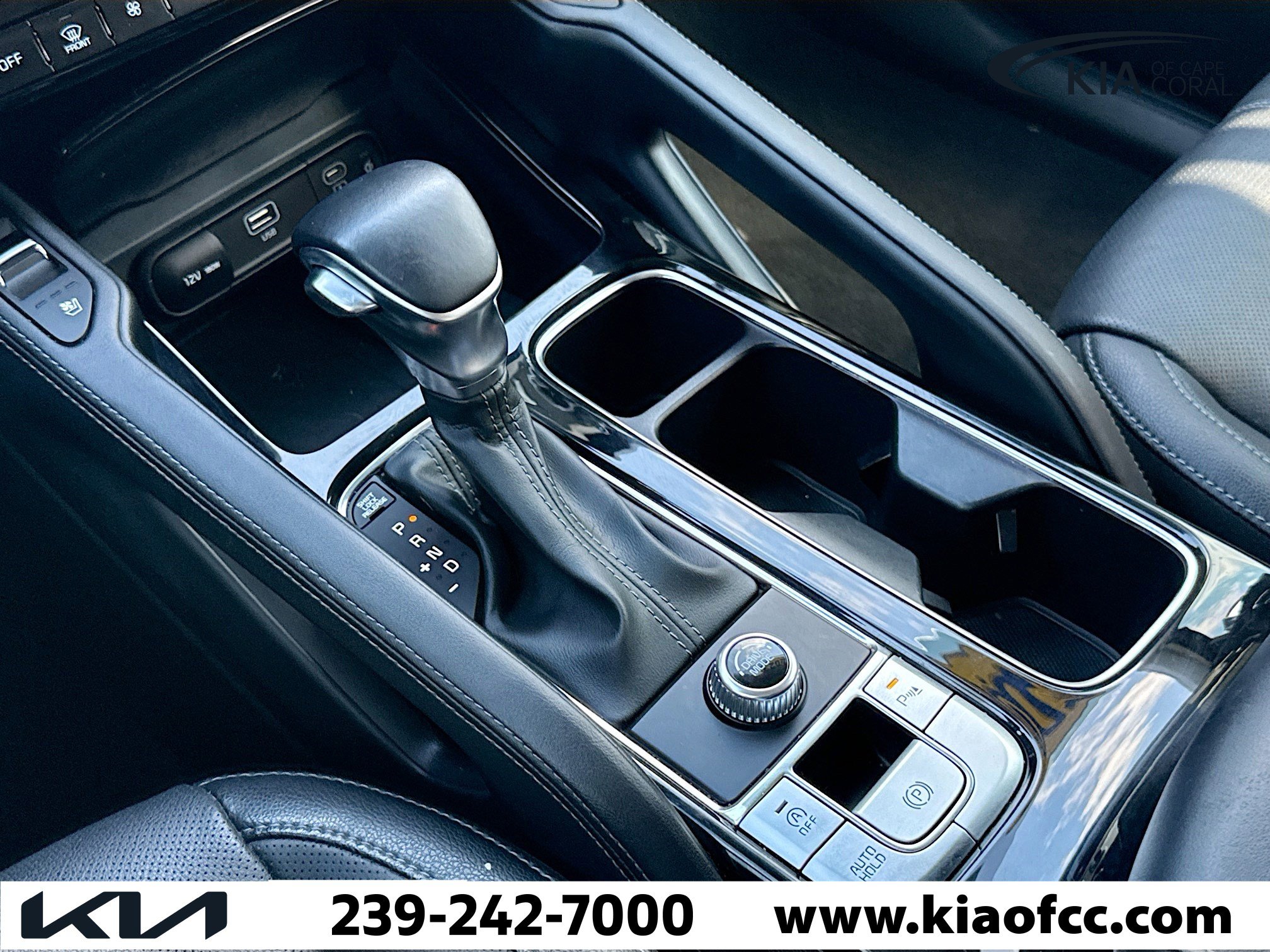 Used 2023 Kia Telluride EX w/ EX Captain's Chair Package image 30