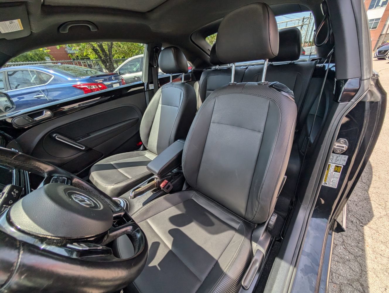 Used 2019 Volkswagen Beetle 2.0T SE FWD image 15