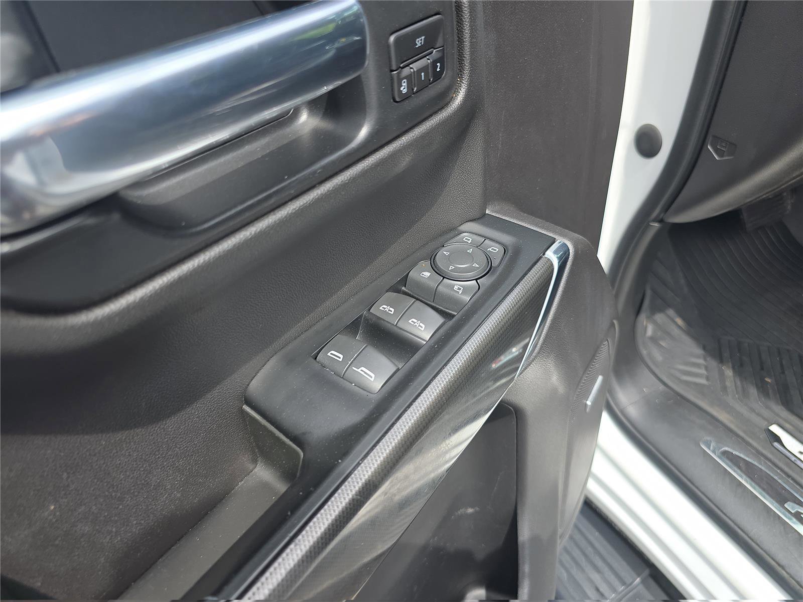 Used 2020 GMC Sierra 1500 AT4 w/ AT4 Premium Package AWD/4WD image 19
