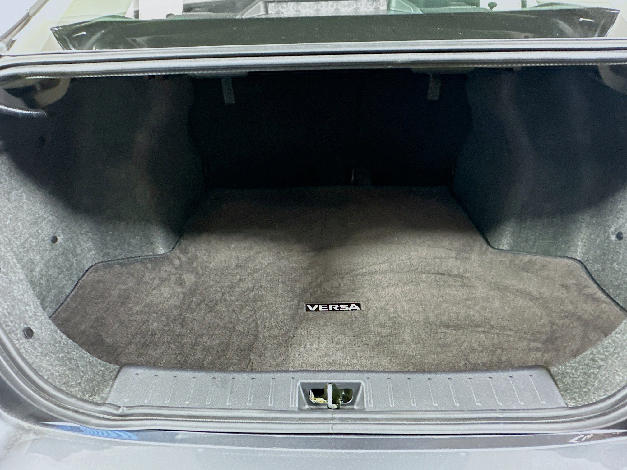 Used 2024 Nissan Versa SR w/ Trunk Package image 26