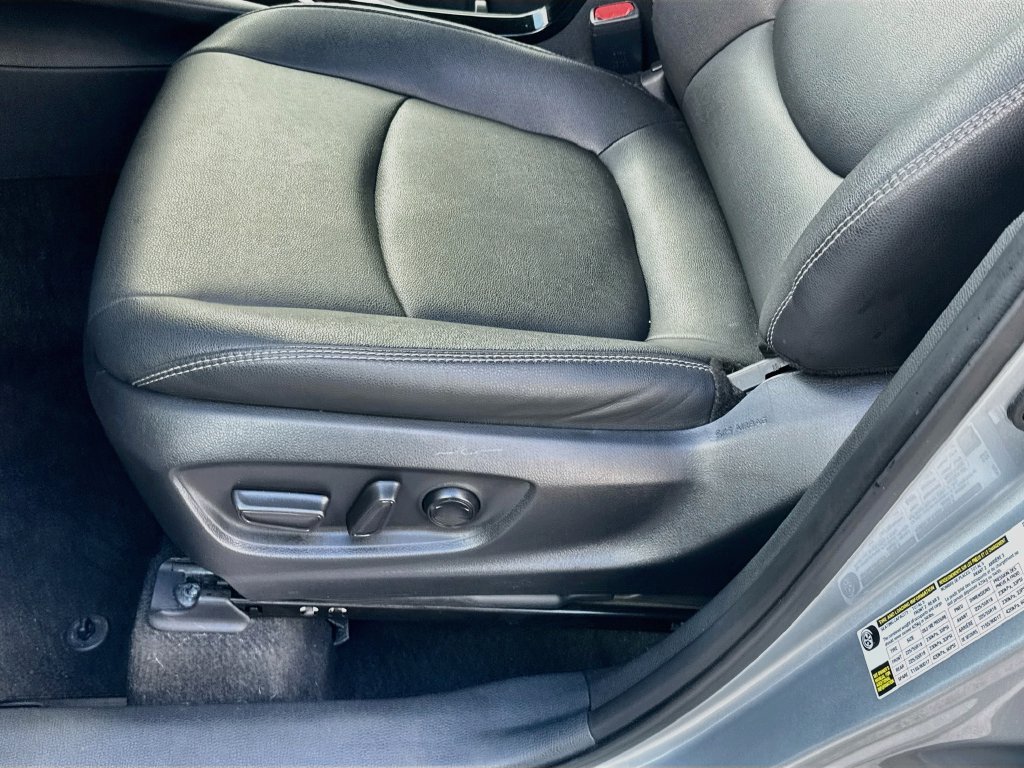 Used 2024 Toyota Corolla Cross XLE AWD/4WD image 19