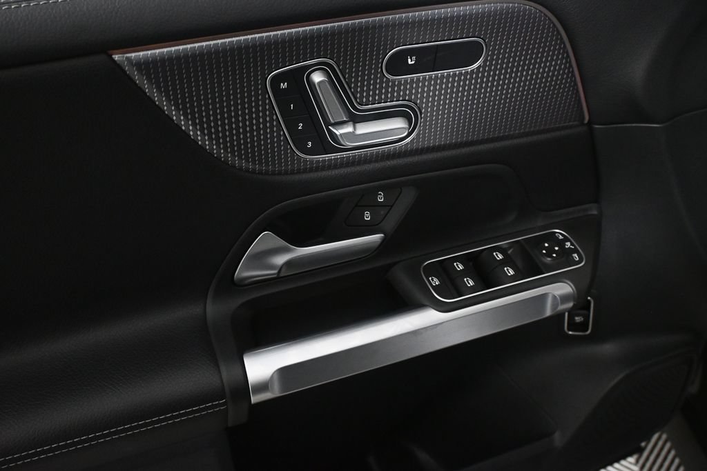 Certified 2023 Mercedes-Benz GLB 250 image 8