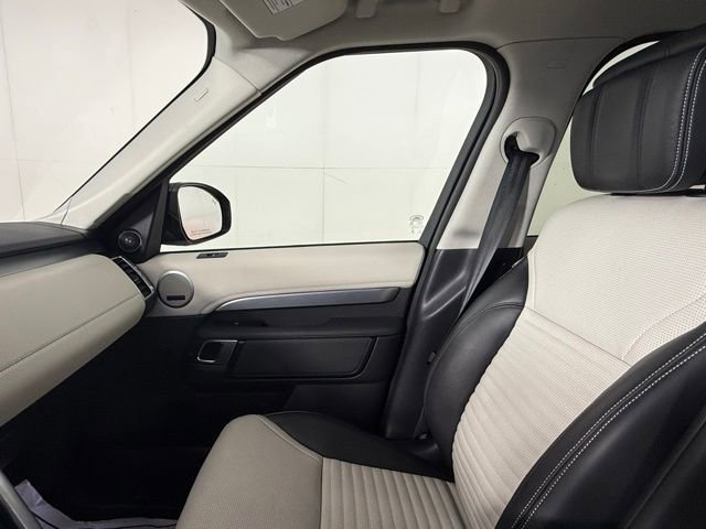 Certified 2025 Land Rover Discovery Dynamic SE AWD/4WD image 22