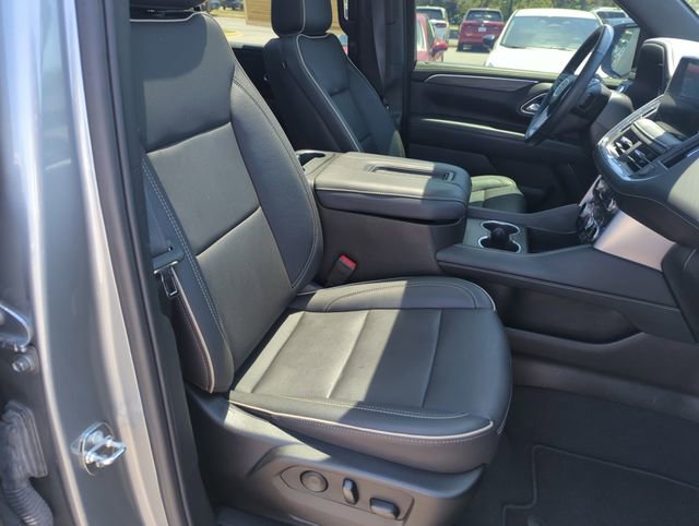 Used 2024 GMC Yukon XL SLT w/ SLT Luxury Package AWD/4WD image 38