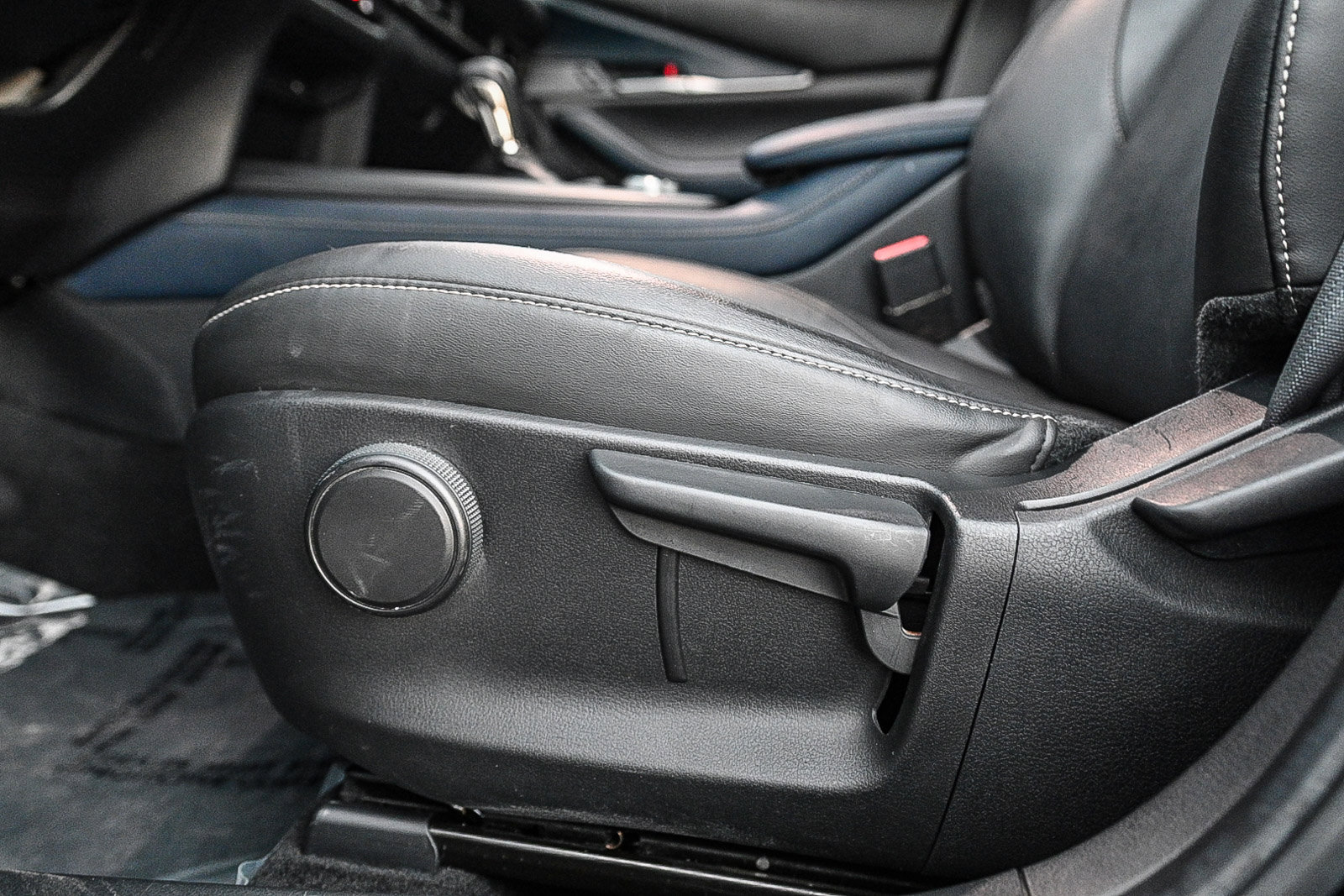 Used 2020 MAZDA CX-30 AWD w/ Select Package image 21