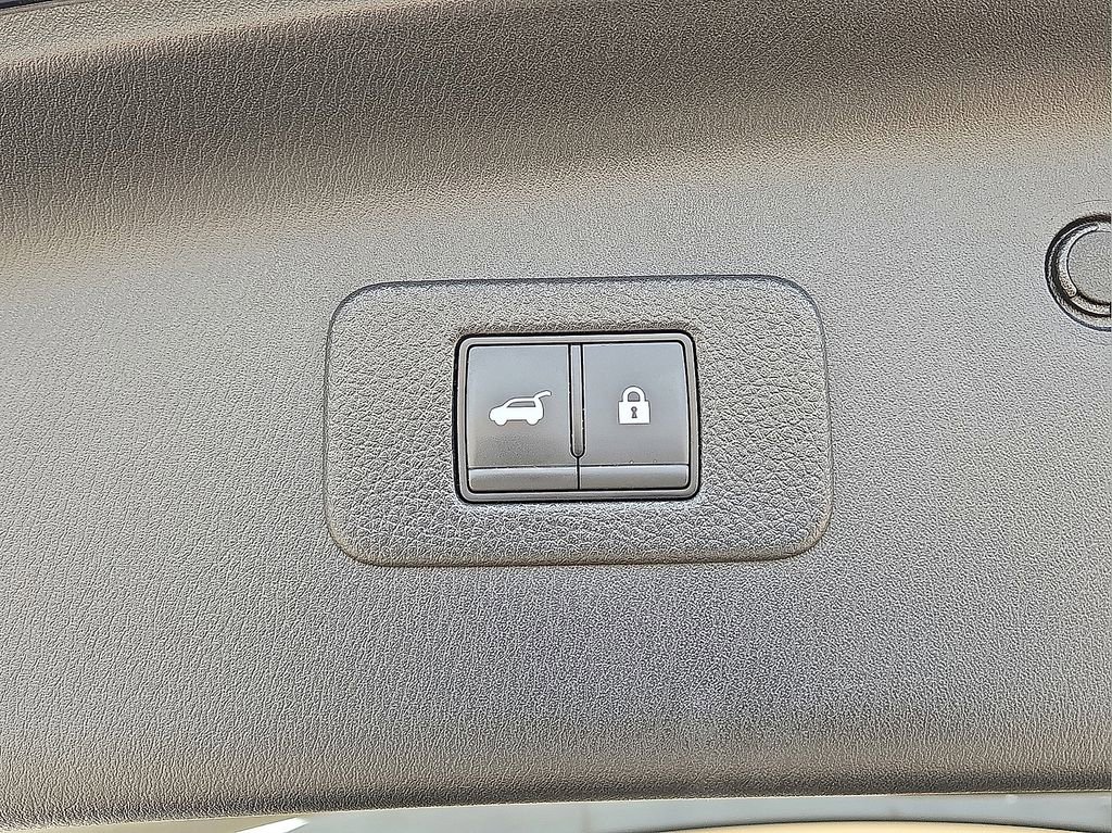 Used 2024 Nissan Armada SL image 15