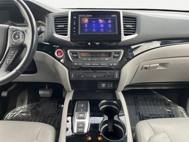 Used 2016 Honda Pilot Touring image 11