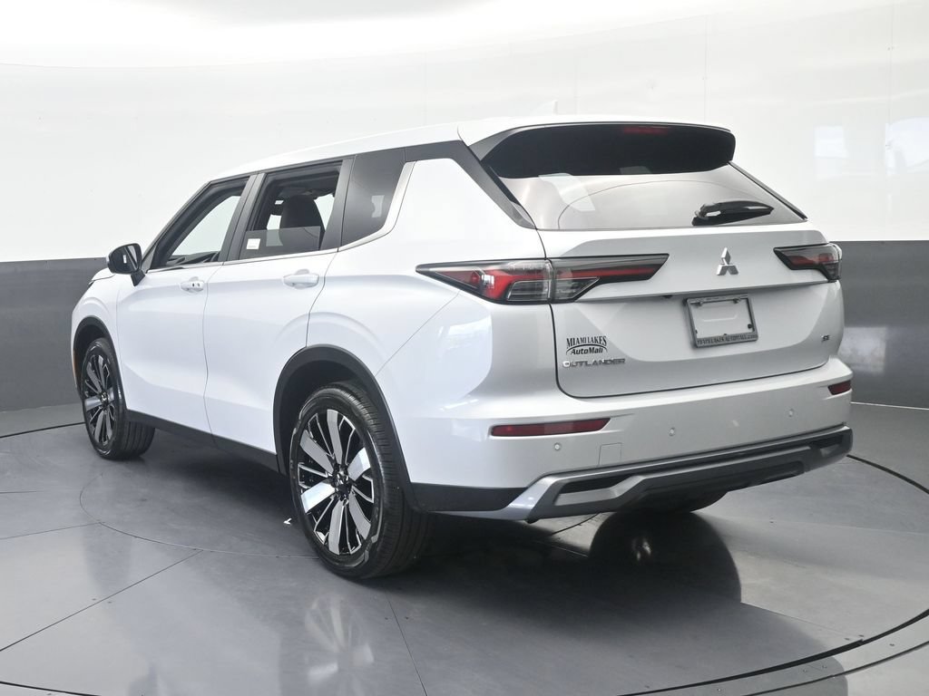 New 2026 Mitsubishi Outlander SE FWD image 4