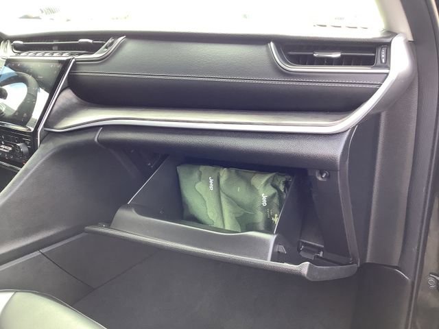 Used 2024 Jeep Grand Cherokee Limited RWD image 40