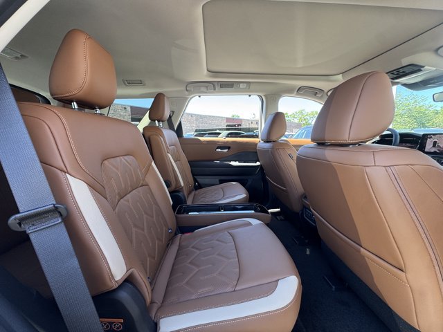 New 2026 Nissan Pathfinder Platinum AWD/4WD image 15