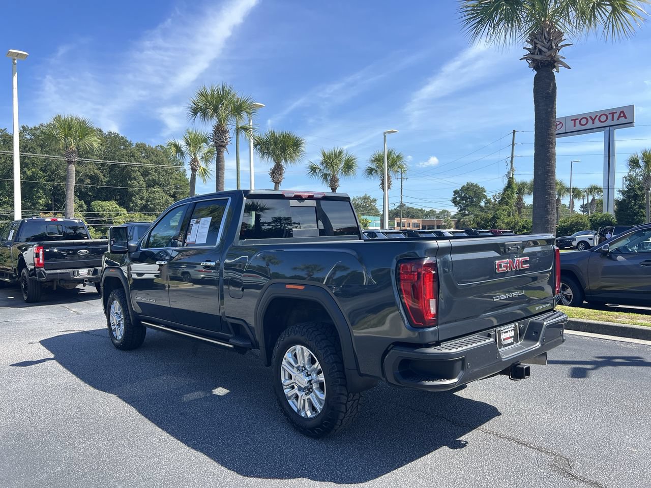 Used 2023 GMC Sierra 2500 Denali w/ Denali Ultimate Package AWD/4WD image 8