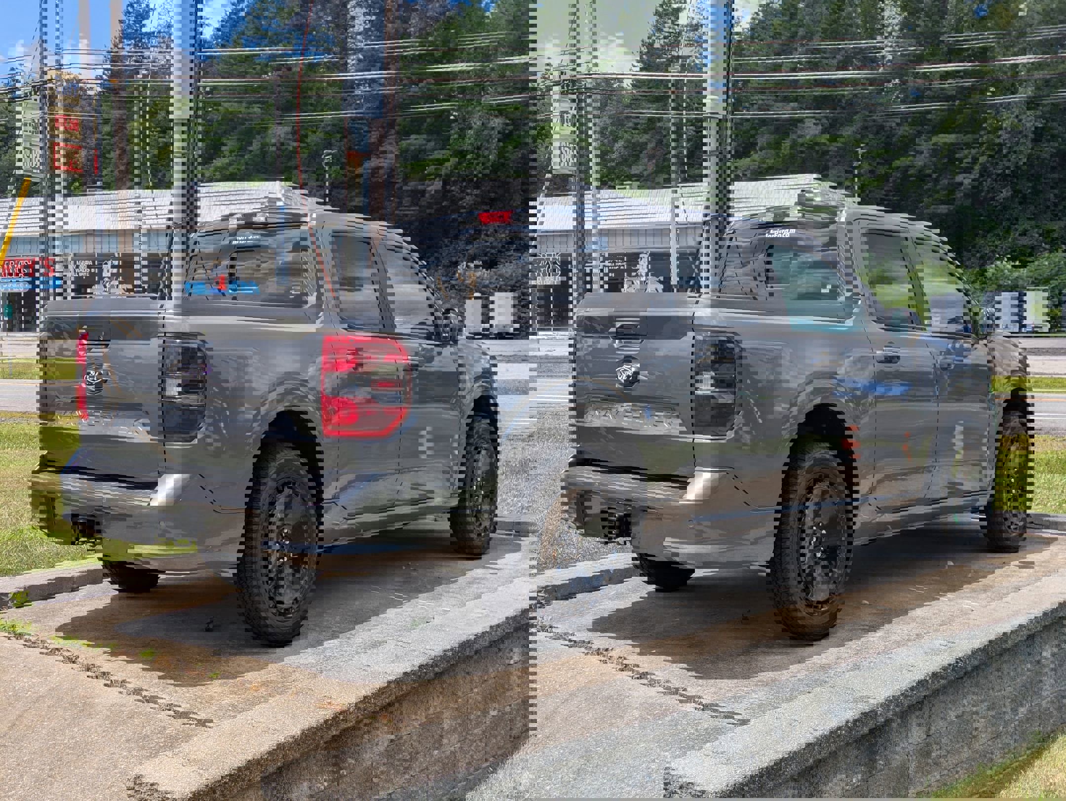 New 2025 Ford Maverick Lobo image 10