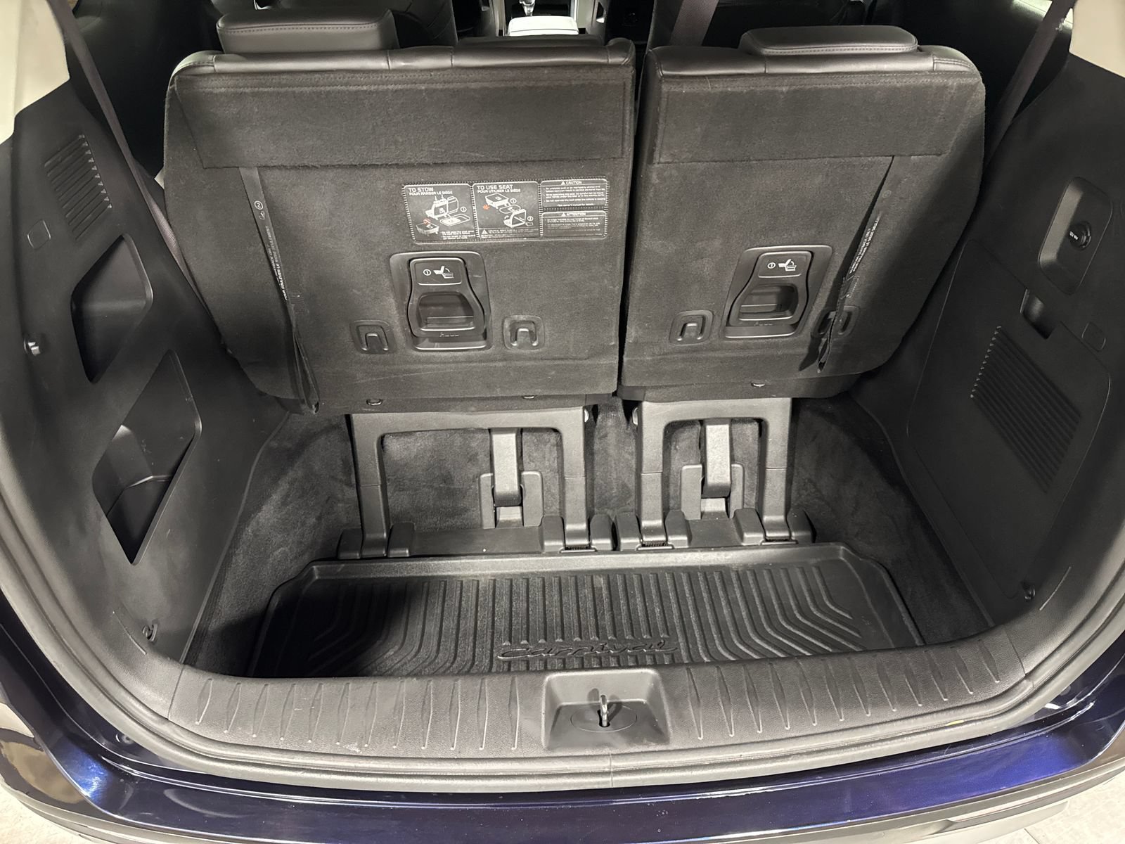 Certified 2022 Kia Carnival LX FWD image 29