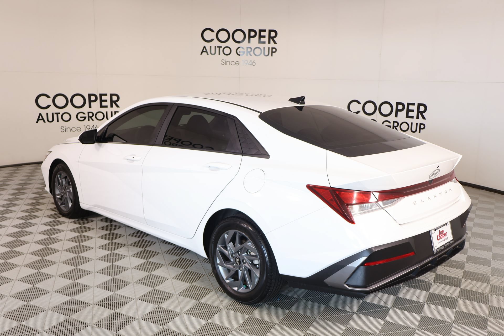 Used 2024 Hyundai Elantra SEL FWD image 22