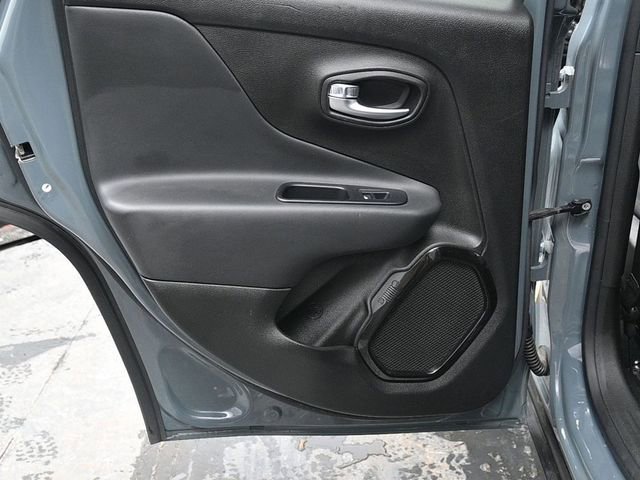 Used 2018 Jeep Renegade Altitude image 14