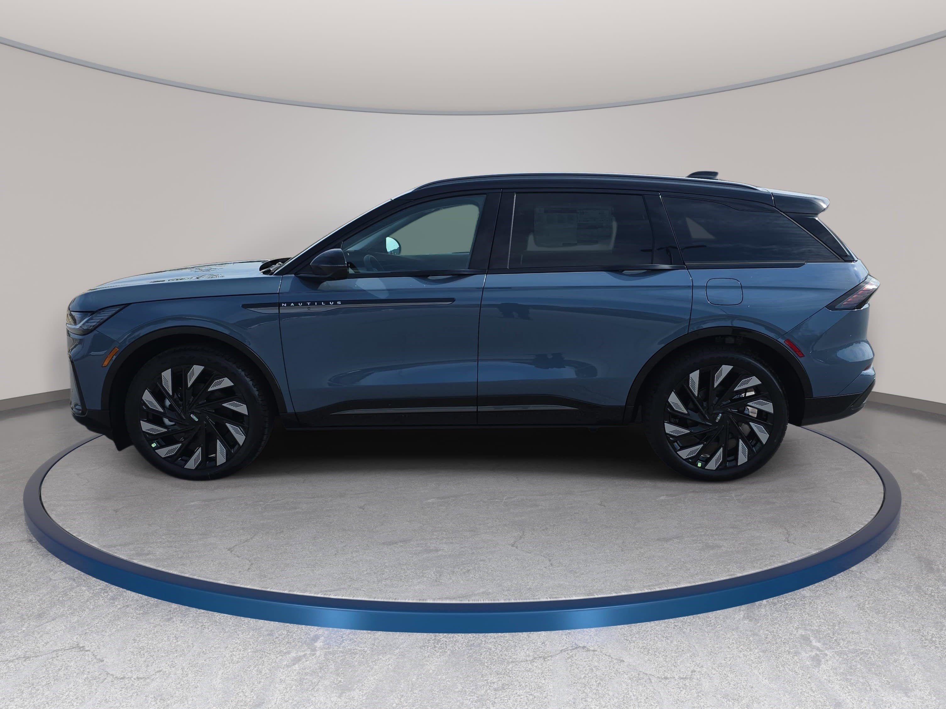 New 2026 Lincoln Nautilus Reserve w/ Jet Appearance Package AWD/4WD image 8