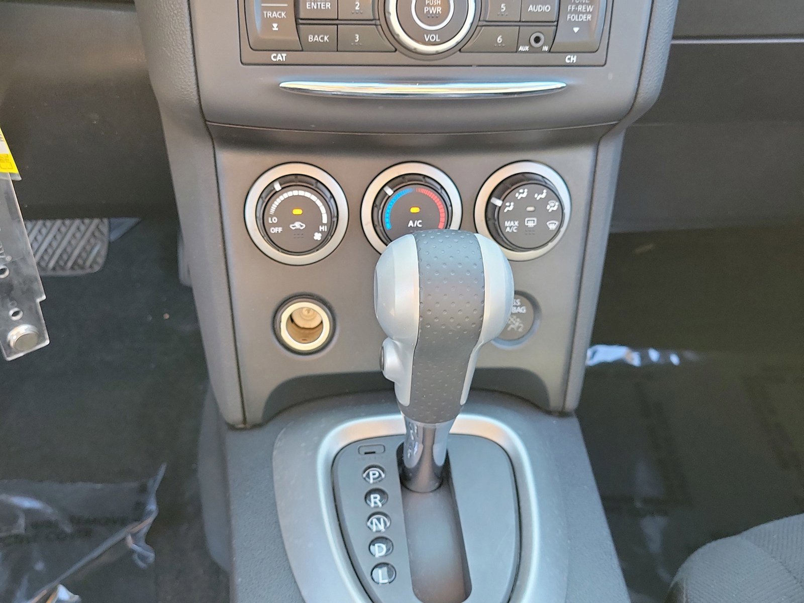 Used 2013 Nissan Rogue S FWD image 21