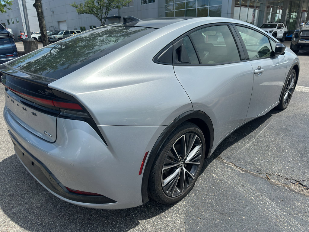 Used 2024 Toyota Prius XLE FWD image 6