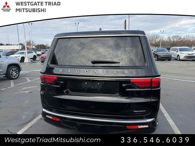 Used 2024 Jeep Wagoneer L Series II AWD/4WD image 11