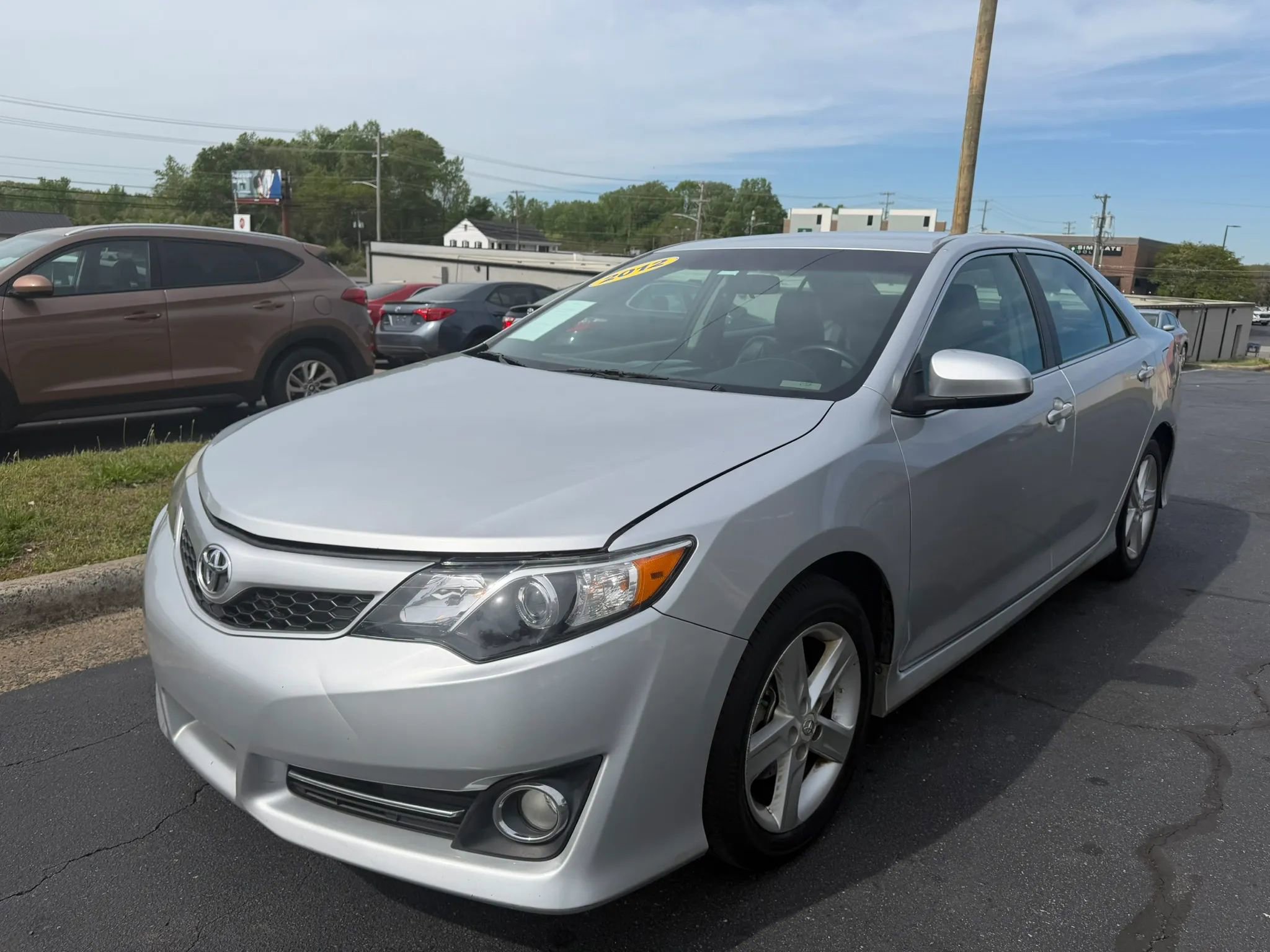 Used 2012 Toyota Camry SE image 3