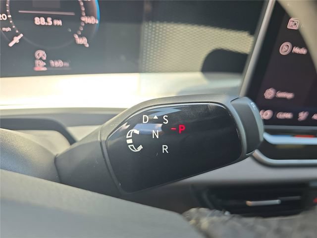 New 2026 Volkswagen Tiguan SE R-Line FWD image 22
