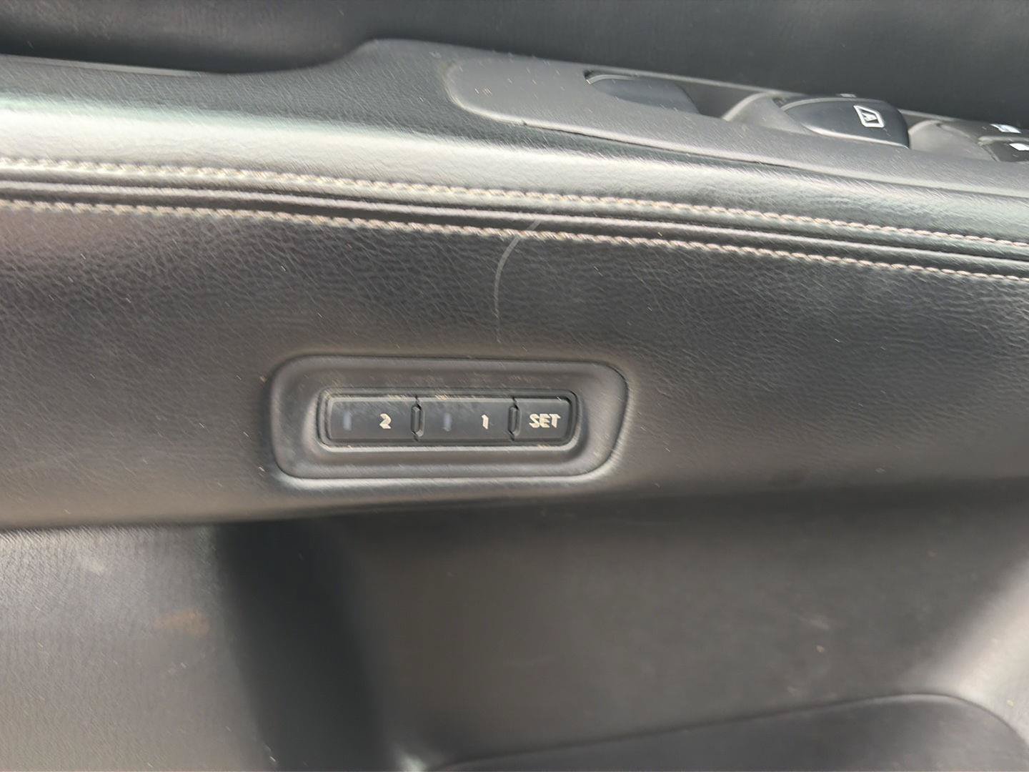 Used 2013 Nissan Pathfinder SL AWD/4WD image 26