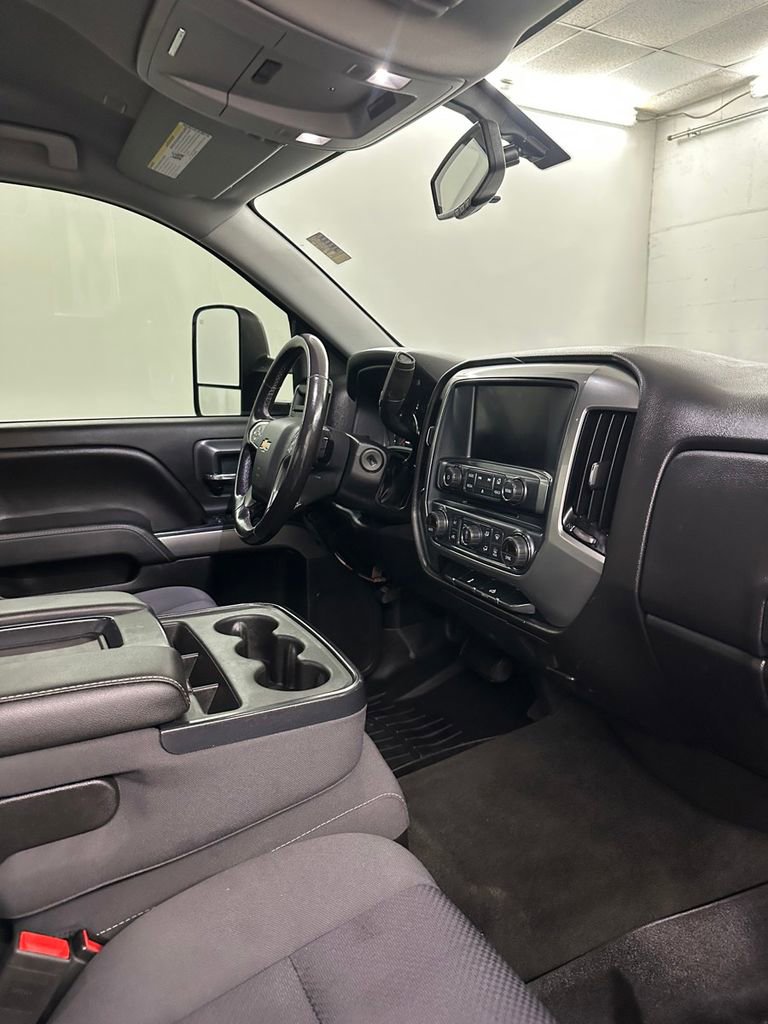 Used 2018 Chevrolet Silverado 1500 LT w/ All Star Edition image 39