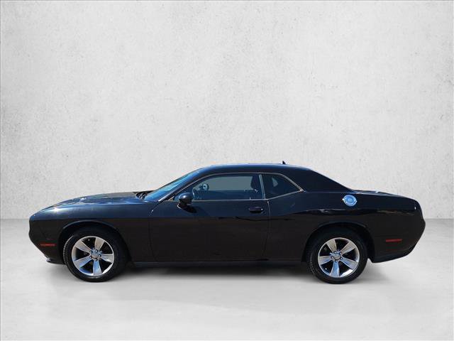 Used 2016 Dodge Challenger SXT RWD image 3
