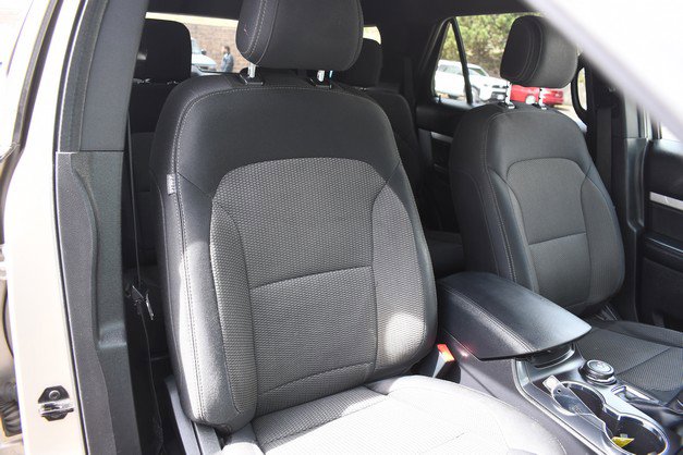 Used 2017 Ford Explorer XLT image 26