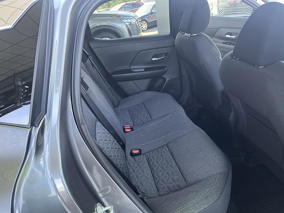 Certified 2025 Nissan Kicks SV image 20