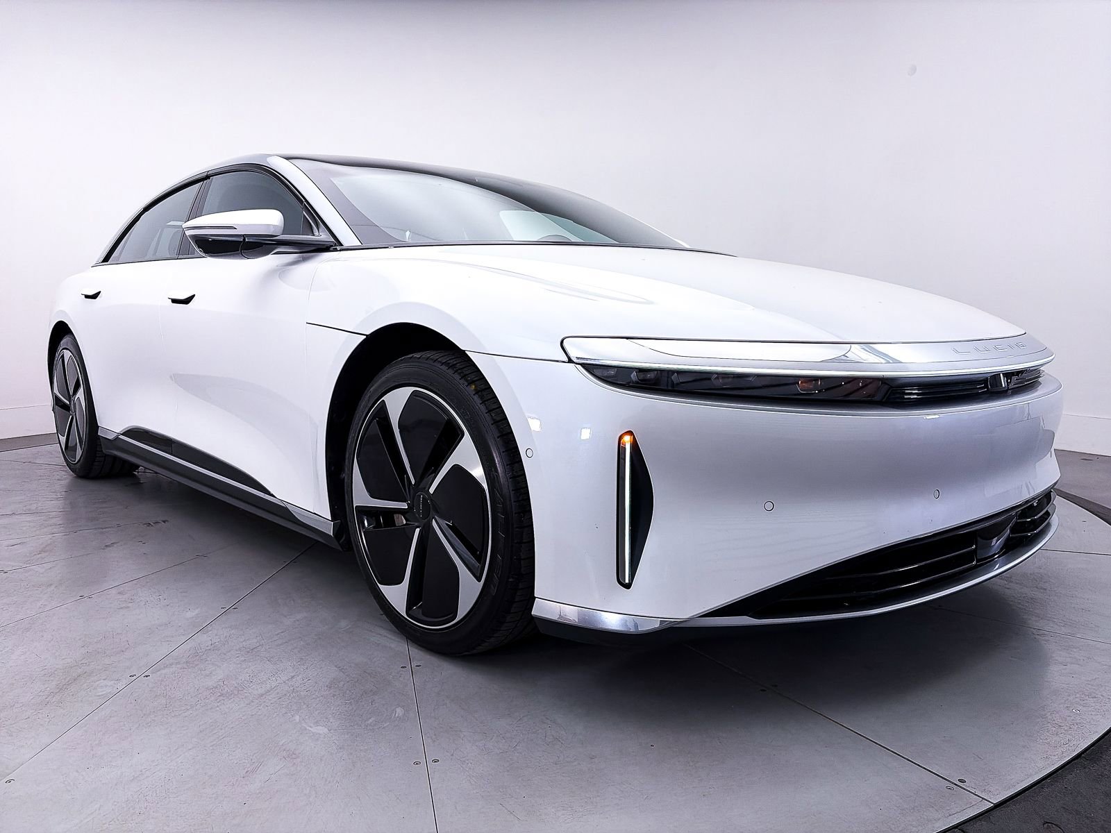 Used 2023 Lucid Air Touring AWD/4WD image 11