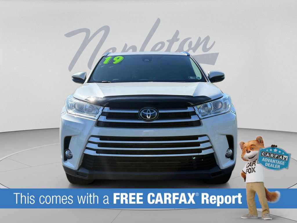 Used 2019 Toyota Highlander XLE AWD/4WD image 2