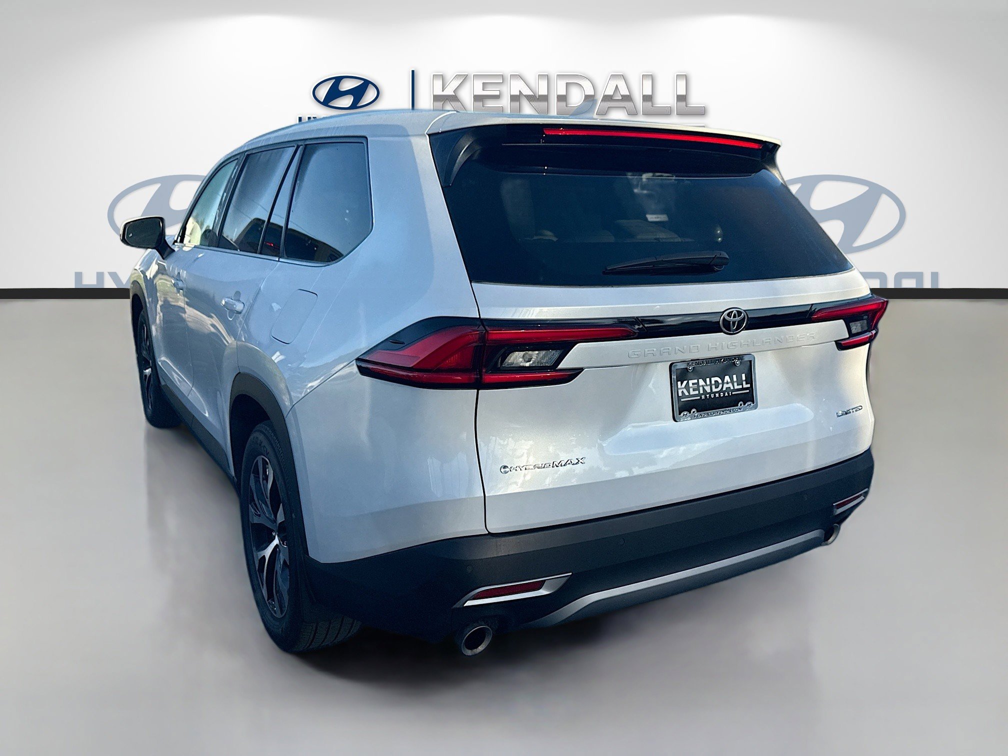 Used 2024 Toyota Grand Highlander AWD Hybrid image 4