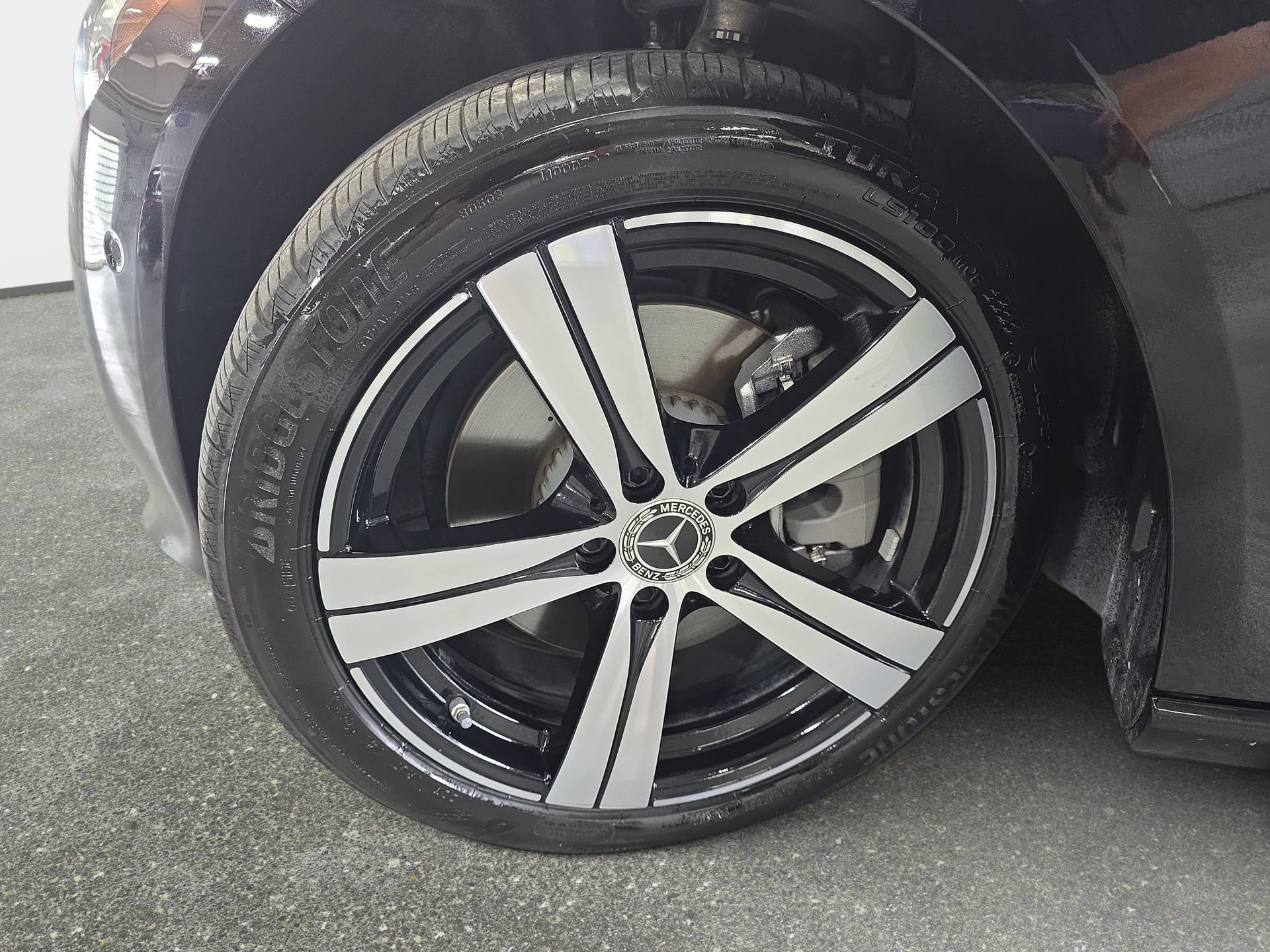 Certified 2025 Mercedes-Benz C 300 4MATIC Sedan image 31