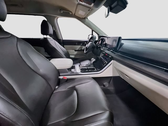 Certified 2023 Kia Carnival EX FWD image 30