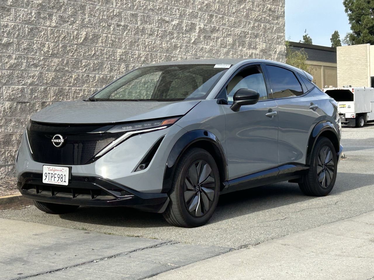 Certified 2025 Nissan Ariya AWD image 2