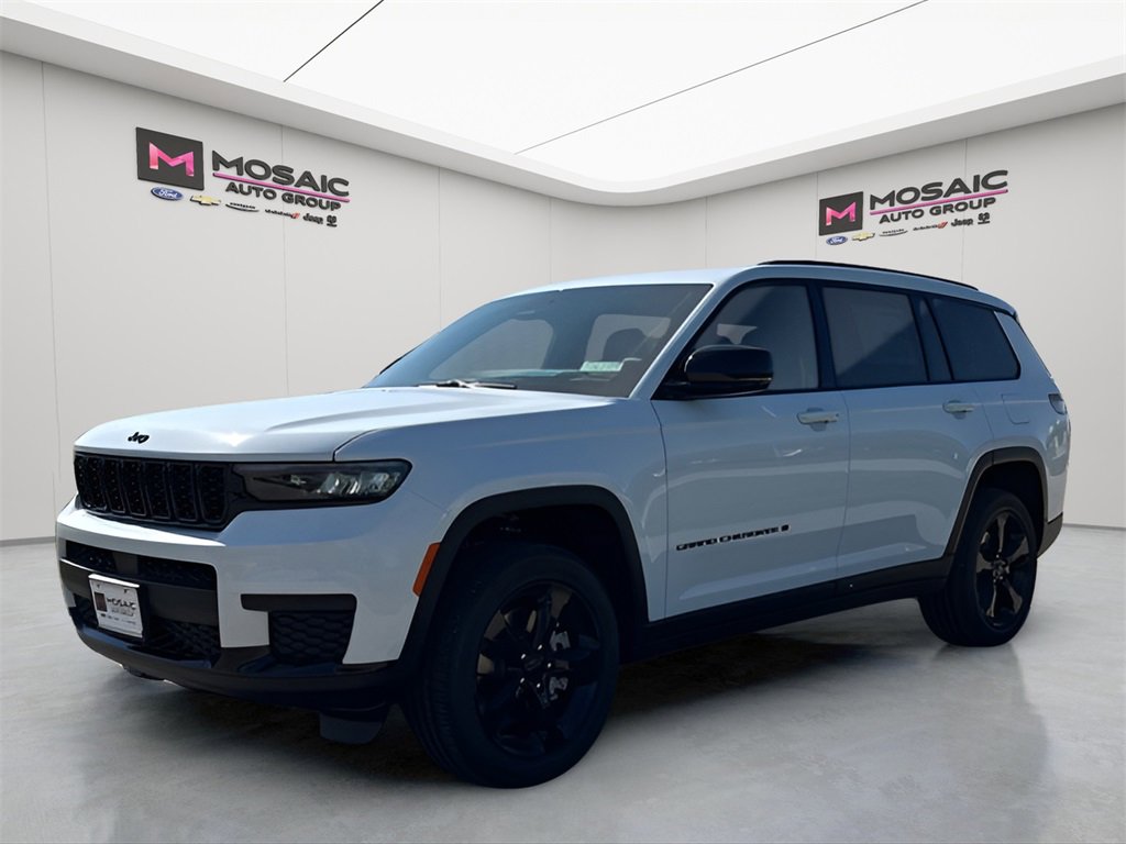 New 2025 Jeep Grand Cherokee L Altitude image 3