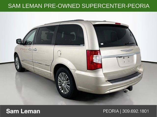 Used 2014 Chrysler Town & Country Touring-L w/ Driver Convenience Group FWD image 5